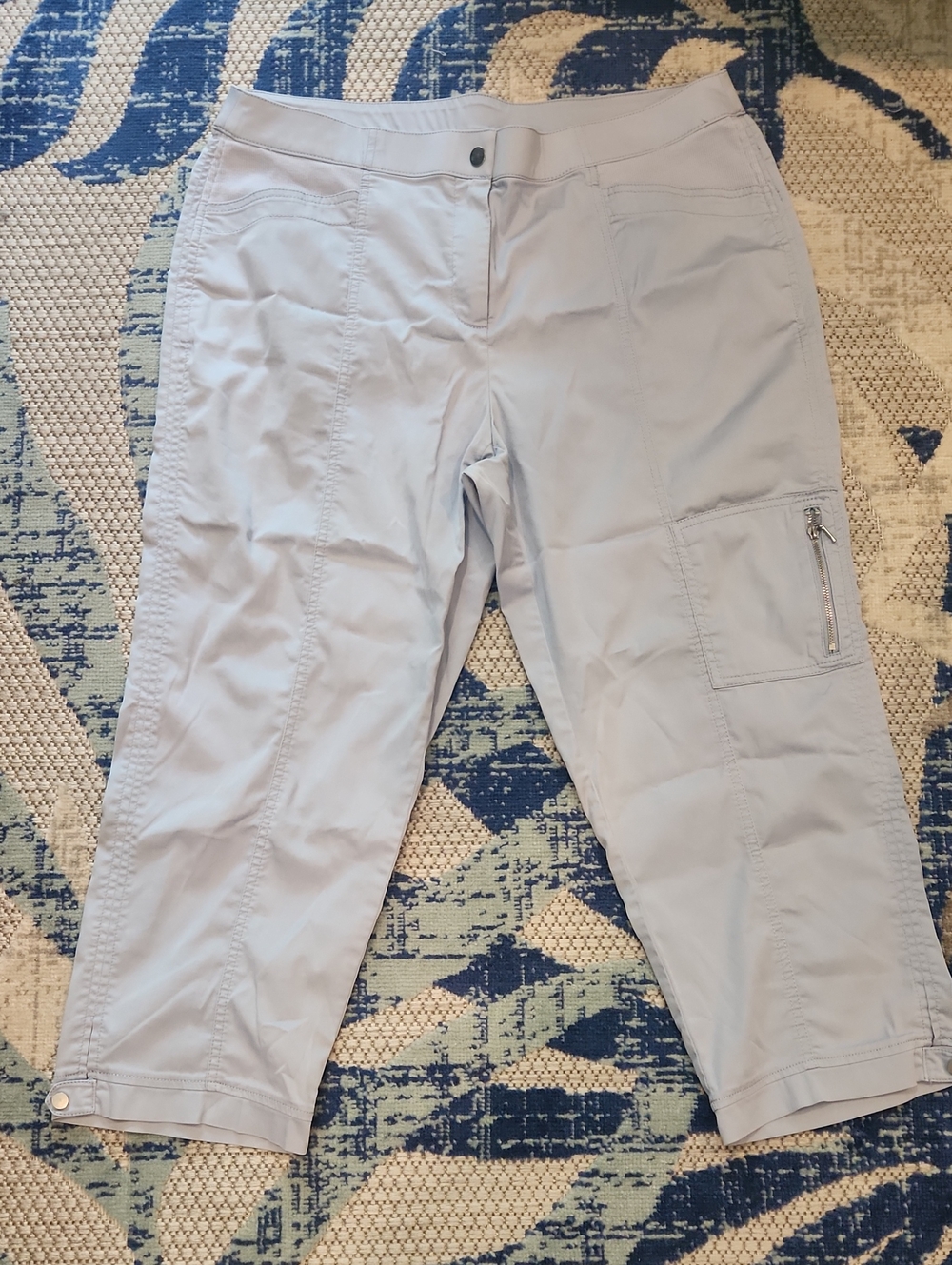 Chico's Zenergy Pale Blue Crop Cargo Capris